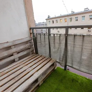 nowoczesny-apartament-w-sercu-mokotowa.warsawhotelspoland.com/